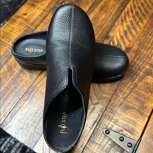 Flexstep Coralee WM Black faux Leather Mules Loafers Size 7.5 Like New